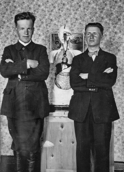 Ahti Rytkönen ja Aulis Waronen Tuovilanlahden koululla 1920 -luku